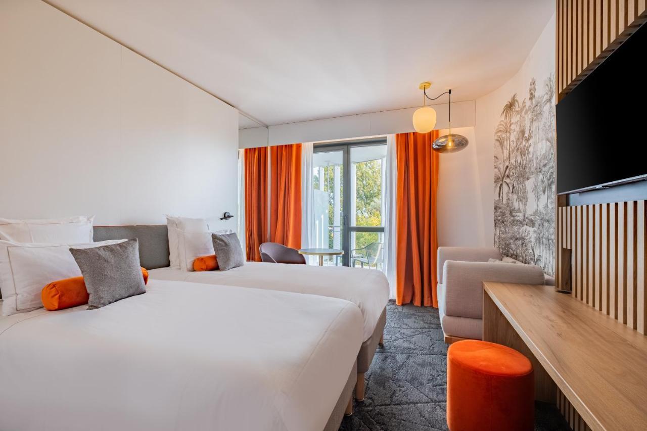 Golden Tulip Lyon Ouest Techlid & Hotel Limonest
