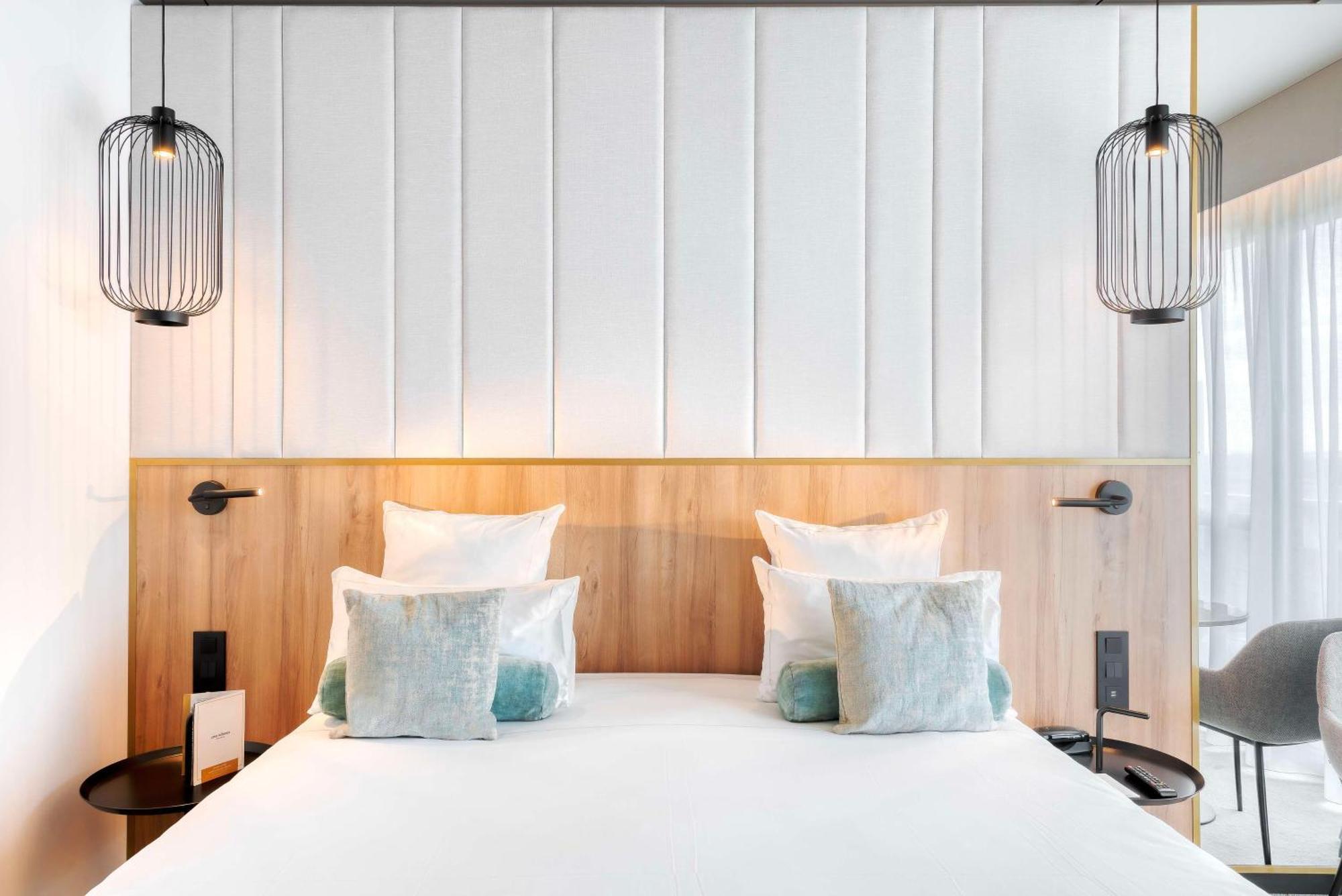 Golden Tulip Lyon Ouest Techlid & 4* Limonest