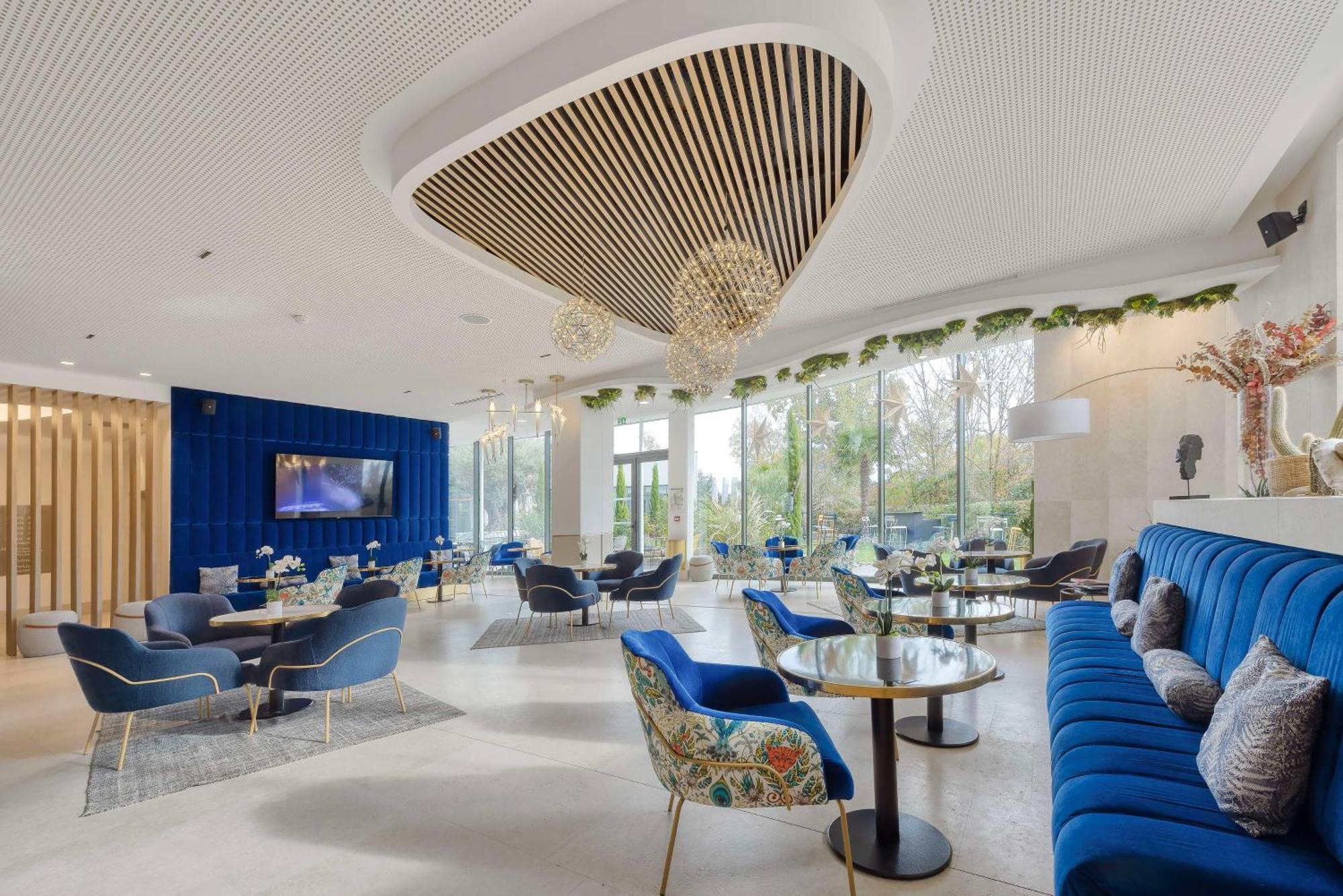Golden Tulip Lyon Ouest Techlid & 4*