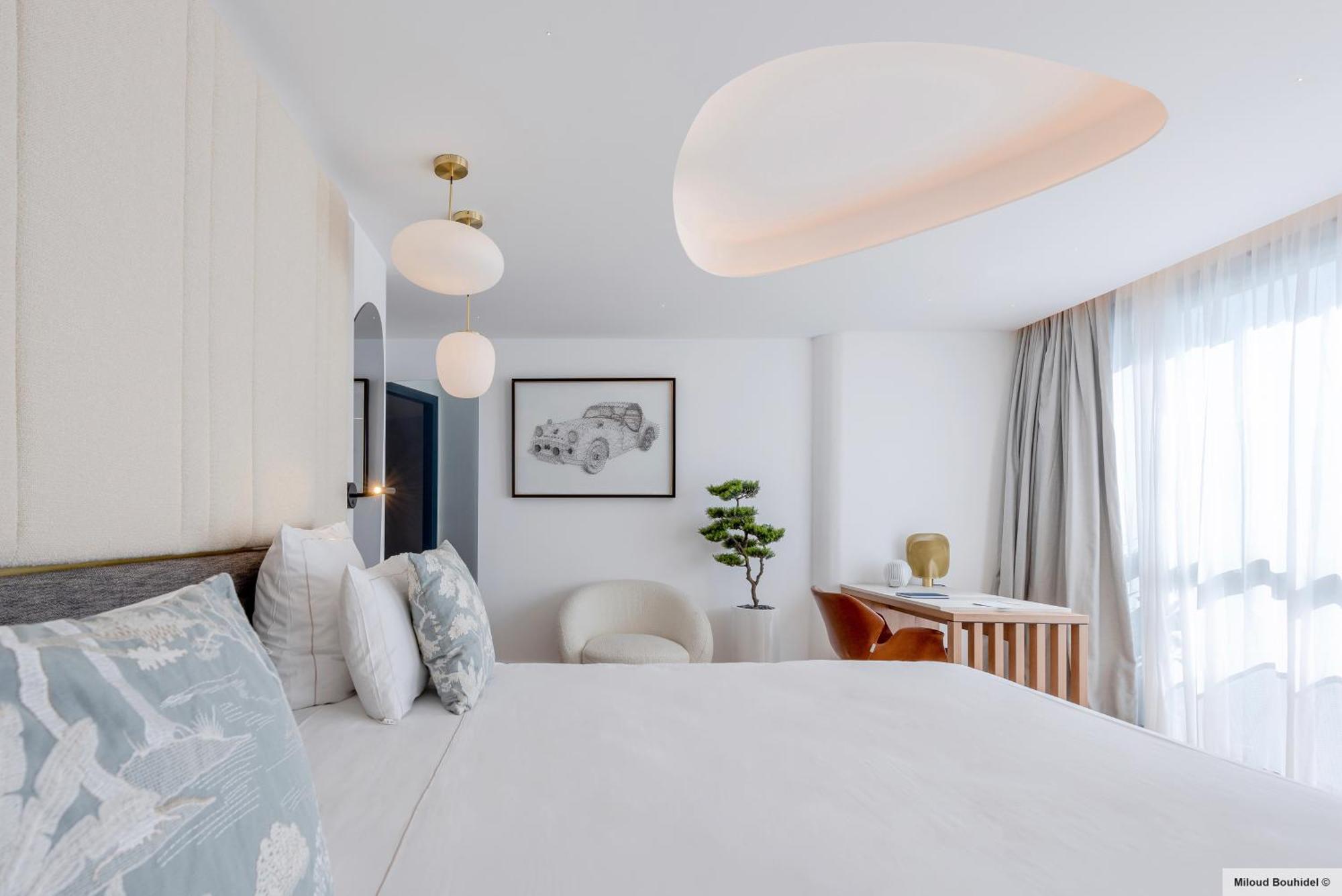 Golden Tulip Lyon Ouest Techlid & 4* Limonest