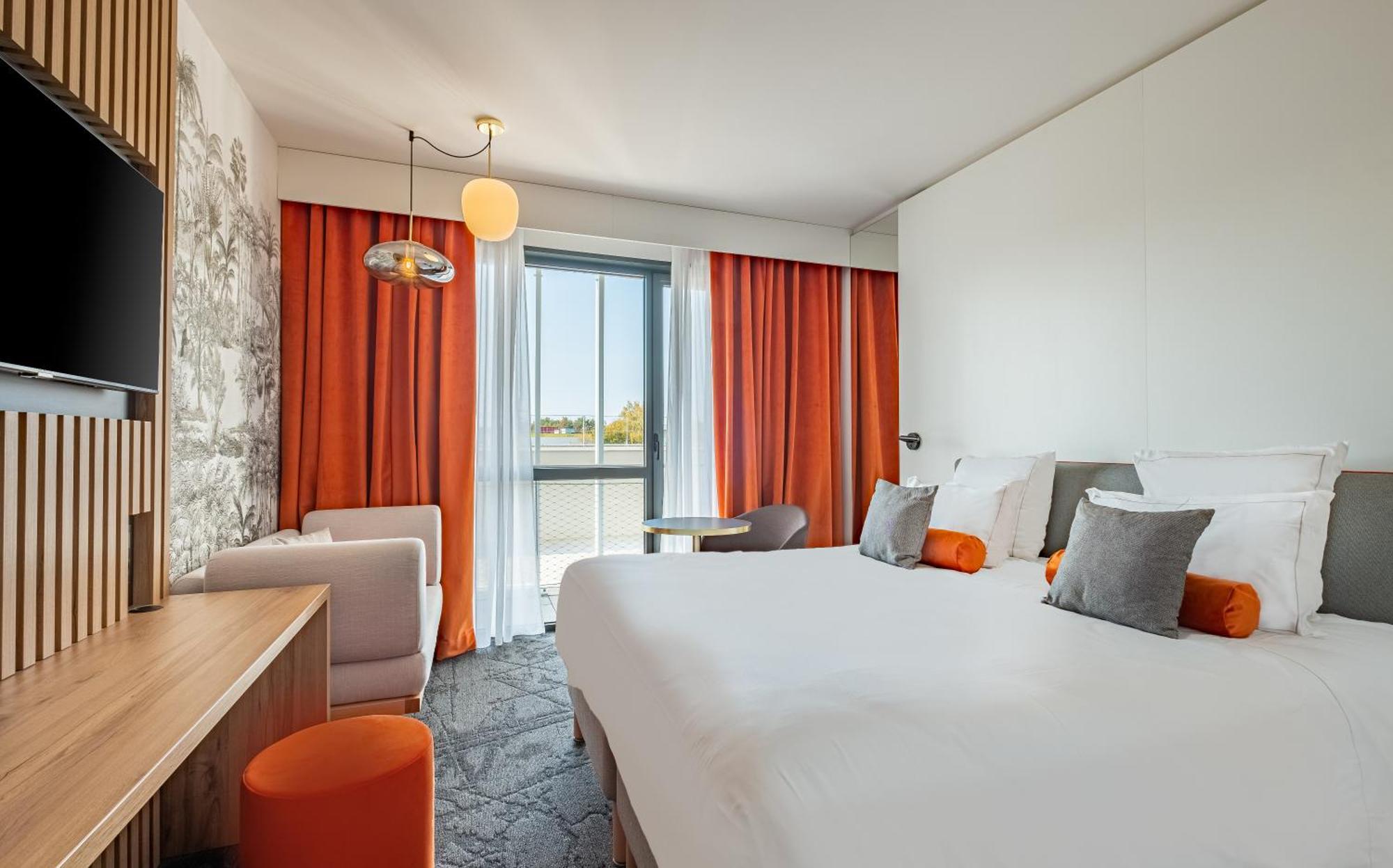 Golden Tulip Lyon Ouest Techlid & 4*