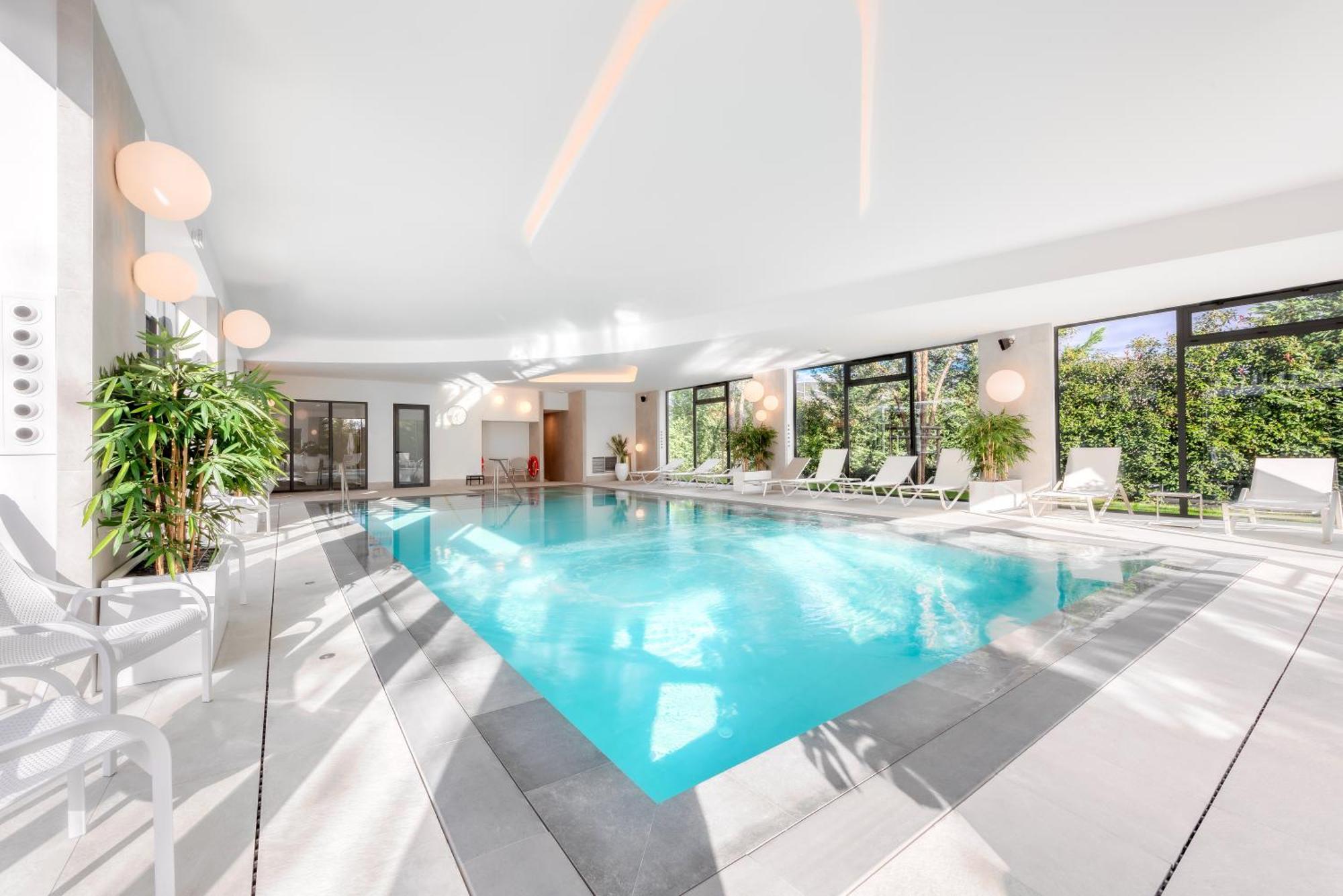 Golden Tulip Lyon Ouest Techlid & 4* Limonest