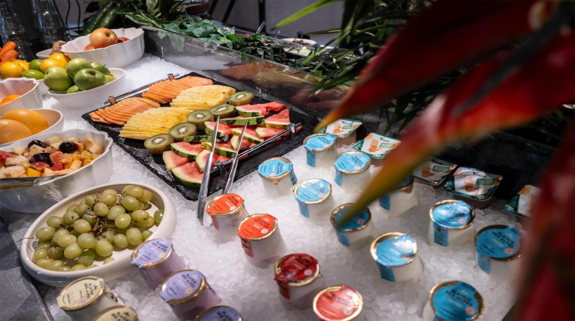 Golden Tulip Lyon Ouest Techlid & Hotel Limonest